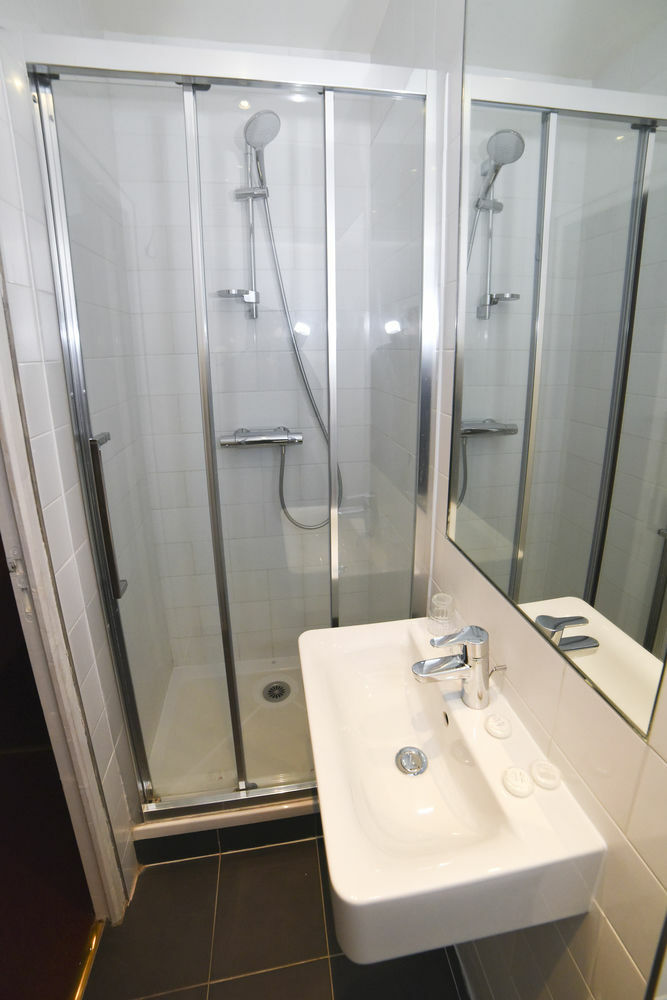 Sully Hotel Parigi